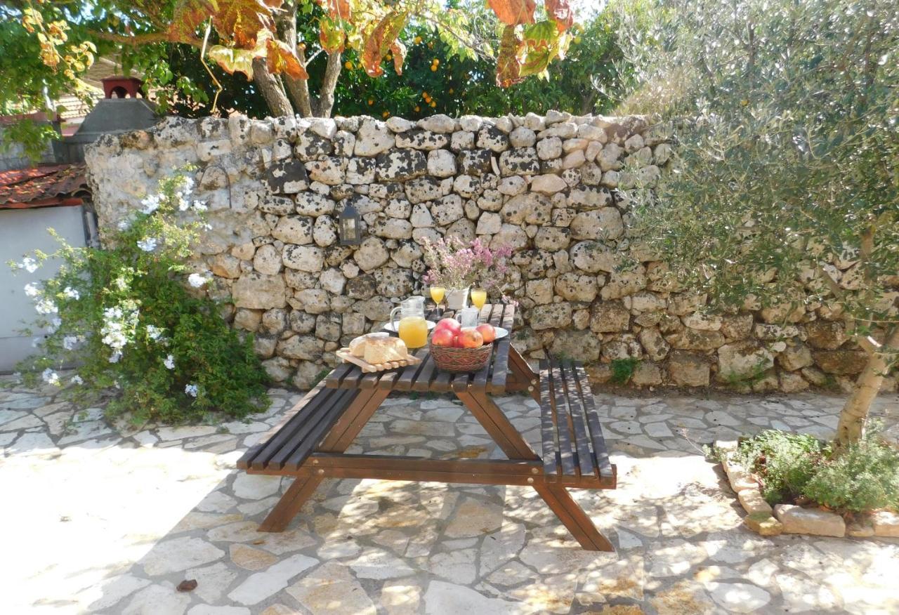 Adonino Residence-The House Of Pomegranates Lakíthra Exteriér fotografie
